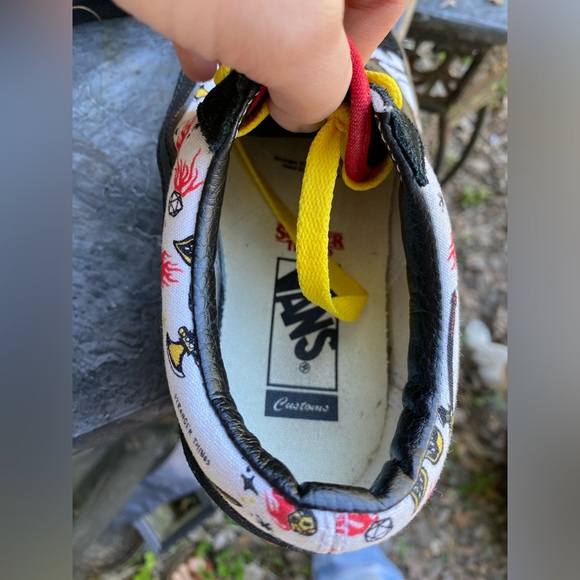 Womens Stranger Things Vans - Picture 2 of 6
